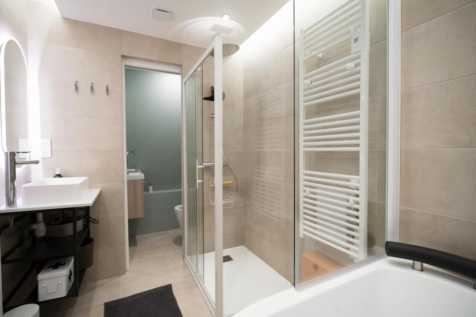 Bel Appartement Type Chalet Avec Balneo Et Jardin Greolieres Exterior foto
